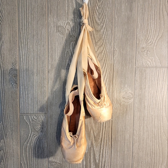 Chacott Shoes Used Pointe Shoes 24d Poshmark